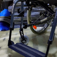 QUICKIE Easy 300 FOLDING WHEELCHAIR